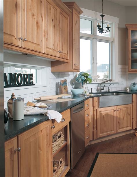 20 Farmhouse Pine Kitchen Cabinets Homyhomee