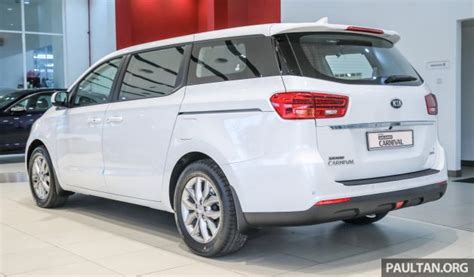 Check out its beautiful center console stand up seats and other promising aspects. 2019 Kia Grand Carnival facelift in M'sia, from RM156k