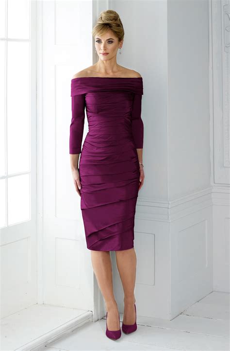 Knee length fitted dress. IR1375 - Catherines of Partick