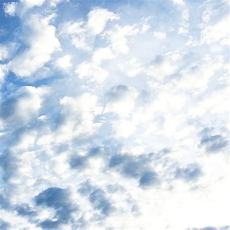Awan Tinggi Melayang Di Langit Tanpa Menjejak Tanah Melawa Flickr