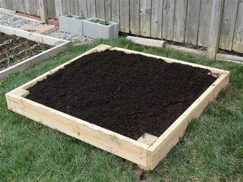 Lessons From The Garden Build Your Own Raised Bed For Small Spaces Diy