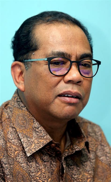 Born 5 march 1951), more commonly known as lat, is a malaysian cartoonist. Johor extends condolence to family of Muhammad Ali | New ...