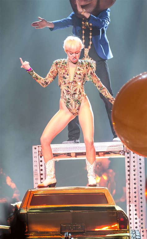Miley Cyrus Bangerz Tour In Vancouver Gotceleb