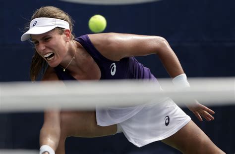 Konta Collapses On Court Comes Back To Win Us Open Match Sports Illustrated
