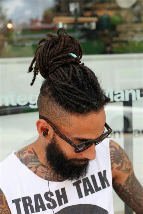Schwarze männer frisuren lockige frisuren dreadlocks männer kurze schwarze haare männer haare frisuren für dreads hipster frisur curly hair styles. Pin von David Brooks auf Faux locs in 2020 | Dreadlock ...