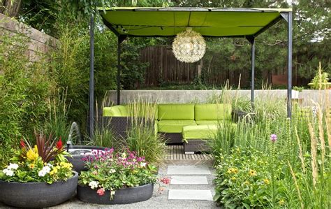 20 Beautiful Yards With Outdoor Canopy Designs