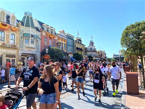 Photos What Do The Crowds Look Like During Labor Day Weekend In Disney