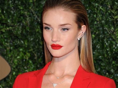 Les boucles d'oreilles homme et femme. 1001 + looks et conseils pour le piercing oreille réussit