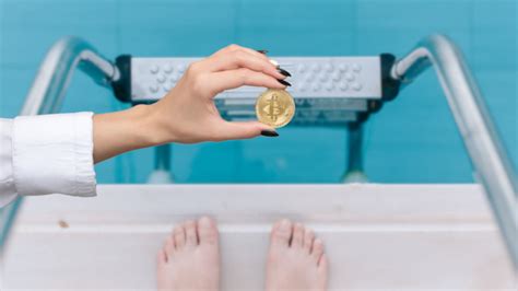 Though many people are aware of the crypto world but still when it comes to deal with cryptocurrencies, then it needs to be approached with great caution. An introduction to Bitcoin and cryptocurrency mining pools
