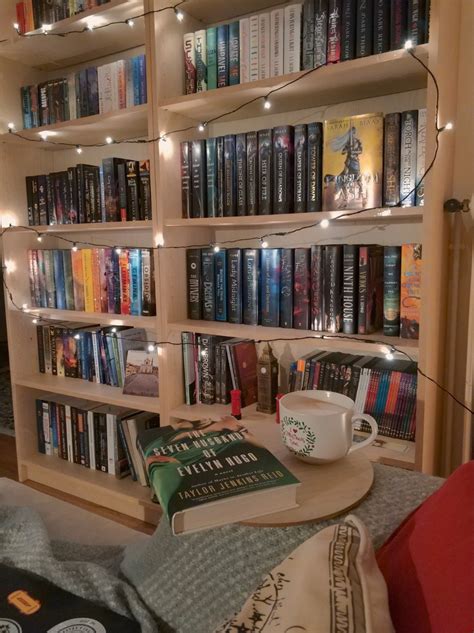 Books And Stuff Aesthetic Bookshelves Bookshelf Inspiration Home