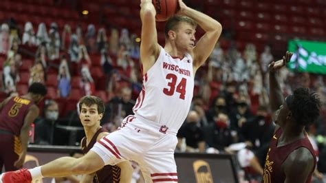 Wisconsin Is The Men S College Basketball Team Of The Week