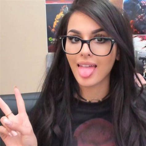 Pin By Aleesha Haar On People General Sssniperwolf Beautiful Women