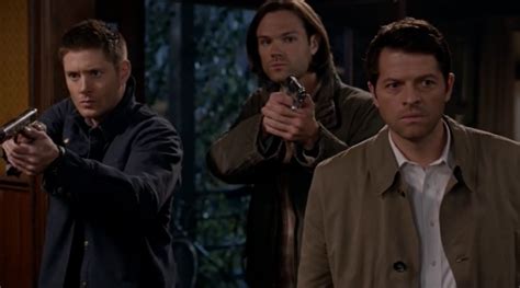 Supernatural S10 Ep09 Castiel Flanked By Sam And Dean Pointing Guns
