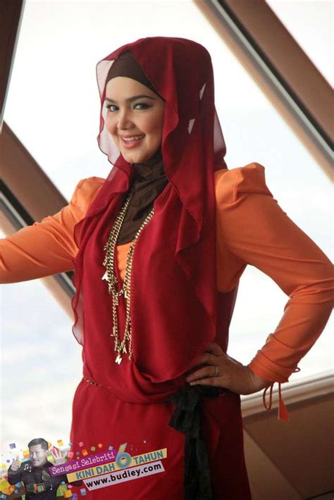 Gambar Siti Nurhaliza Di Pelancaran Muzik Video Lagu Galau Sensasi