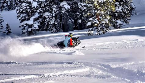 Snowmobiling In Powder How To Guide Tips And Tricks Rmar