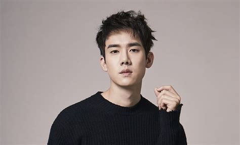 Yoo Yeon Seok Makes Dramatic Transformation For Role In Musical Hedwig