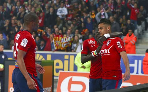 Psg was pushed back four lengths from the lille leader.it might be premature to put the champagne in the fridge, but… J1 : LOSC - RC Lens, la dernière victoire lilloise contre ...