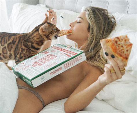 Pizza And Pussy Foto Pornô Eporner