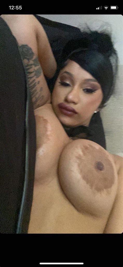 Cardi B Accidentally Posted A Nude To Her Instagram Story Scrolller