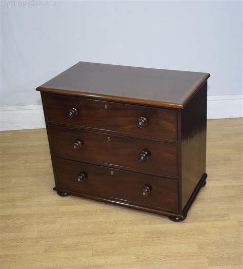 Victorian Mahogany Chest Of Drawers Antiques Atlas