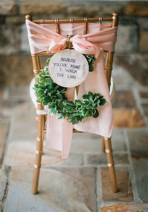 Some Styles to Decorate Wedding Chairs – Modern Architecture Concept