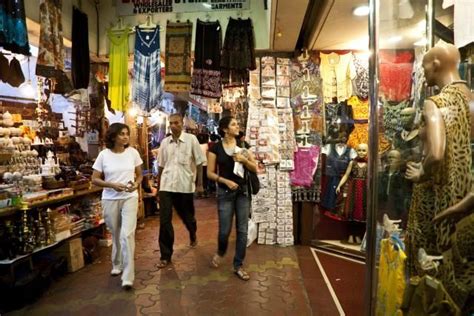 14 Best Mumbai Markets For Shopping And Sightseeing Mumbai India In 2019 Shopping In Mumbai