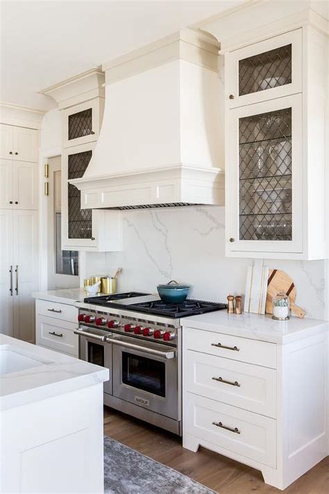 Exterior paint colors always look lighter because of all the natural light, so it will definitely look like a true white and a fantastic option. Paint Gallery - Sherwin Williams Snowbound - Paint colors and brands - Design, decor, photos ...