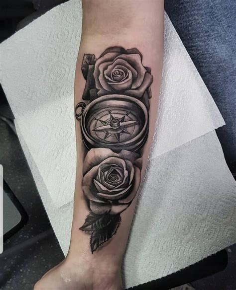 Top 30 Amazing Compass Tattoos For Men Compass Tattoos Of 2019
