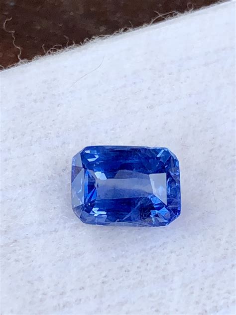 Certified Ceylon Vivid Blue Sapphire No Heat Lihiniya Gems