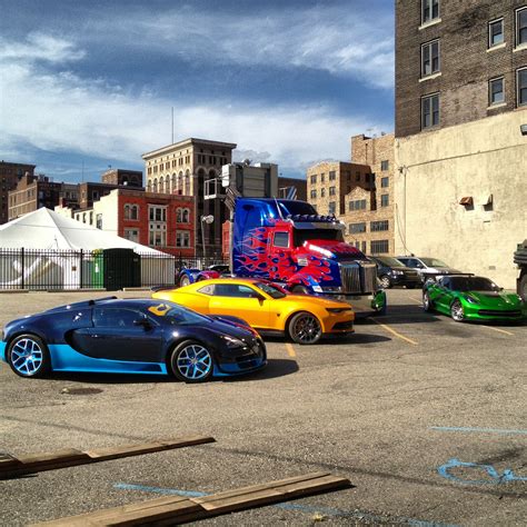 The Vehicles Of Transformers 4 In Detroit Transformers Cars