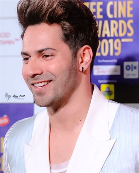 𝗩𝗮𝗿𝘂𝗻 𝗗𝗵𝗮𝘄𝗮𝗻 𝗳𝗮𝗻𝗽𝗮𝗴𝗲 on instagram 𝓗𝓲𝓼 𝓒𝓾𝓽𝓮𝓼𝓽 𝓢𝓶𝓲𝓵𝓮 😍💕 varundvn va… in 2022