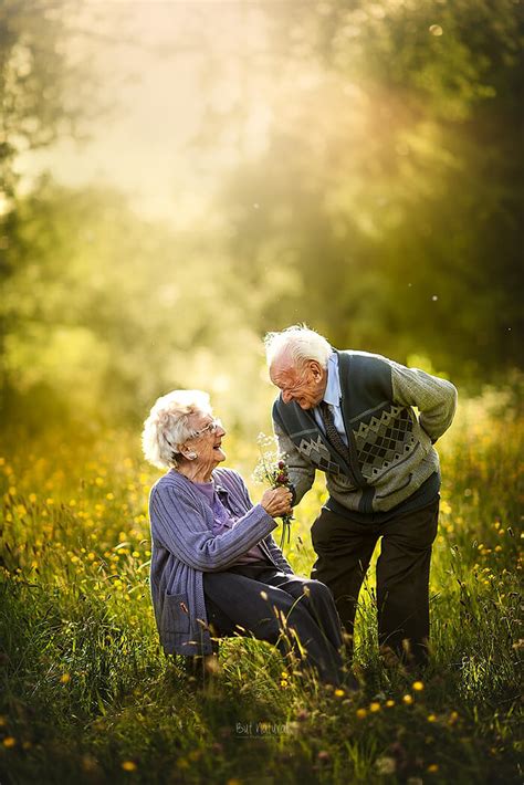 Heartwarming Photos Of Undying Love Of Elderly Couples Design Swan