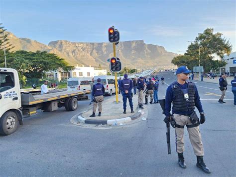 Cape Town Tense As Taxis And Cops Clash The Mail And Guardian