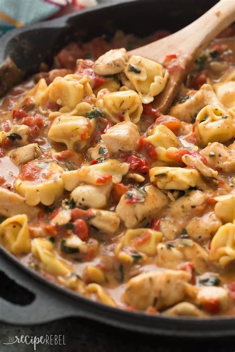 This Italian Chicken Tortellini Skillet Is An En Easy Meal Made Completely In One Pot Loaded