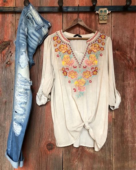The Chula Vista Top Has Us Swooning The Neckline With Its Southwest