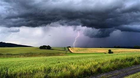 Informieren sie sich jetzt über mögliche unwettergefahren! Unwetterwarnungen | hr-fernsehen.de