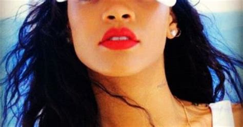 Rihanna Red Lips Beauty Pinterest Rihanna Lips And Makeup