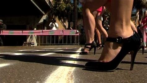 High Heel Race In Sydney Breaks Record Bbc News