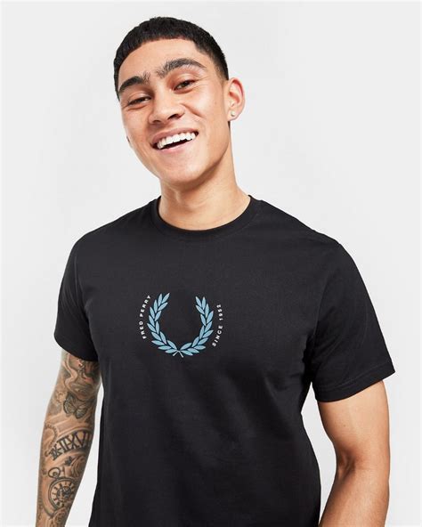 Fred Perry Laurel Wreath Tee Men S Fashion Tops Sets Tshirts Polo Shirts On Carousell