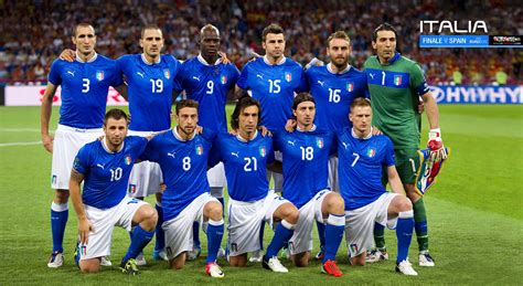 Euro 2021 mang đến cho harry kane cơ hội đoạt danh hiệu lớn đầu tiên trong sự nghiệp, sau 10 năm trắng tay ở cấp clb cùng tottenham. Italy Euro 2021 Squad Wallpaper / Belotti's Match Shirt ...