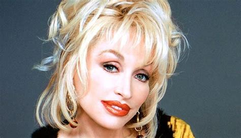 Dolly parton toured sydney this week and i really wish i had gone to her concert. Dolly Parton Hairstyles - 39 Photos For Your Inspiration