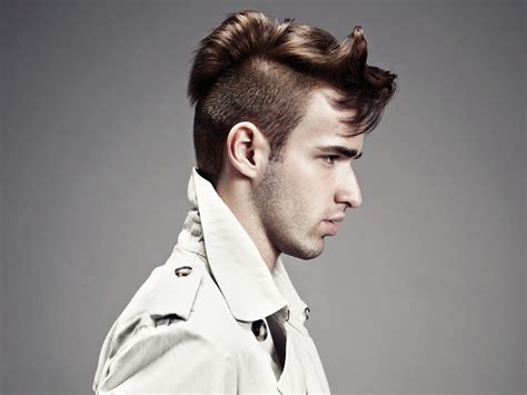 1920s Haircut For Men With Short Clipped Sides