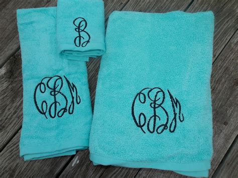 Custom monogrammed towels are a speciality of aiko luxury linens. Script Monogrammed Bath Towel Set Monogrammed Towel Set