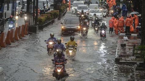 Flooding Across Jakarta After Heavy Rain Overnight Indonesia Expat