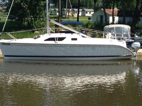 2009 Used Hunter 25 Cruiser Sailboat For Sale 27000 Addison Vt