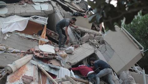 Terremoto In Grecia E Turchia Continuano Le Ricerche Tra Le Macerie I