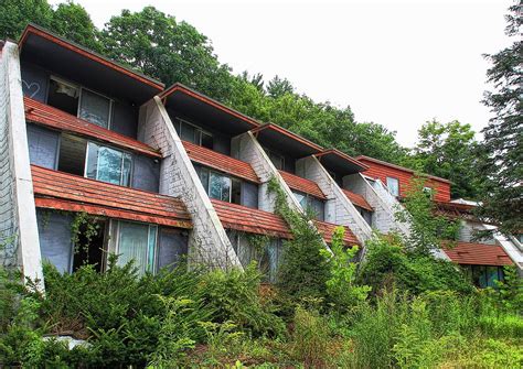 Whats Left Of This Legendary Swingers Resort In The Poconos Will Break