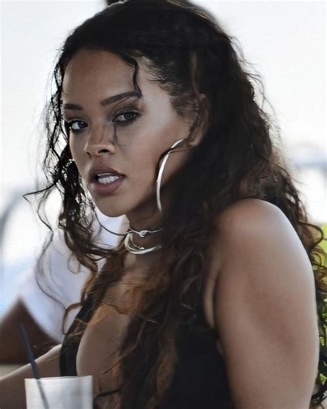 Pin On Rihanna