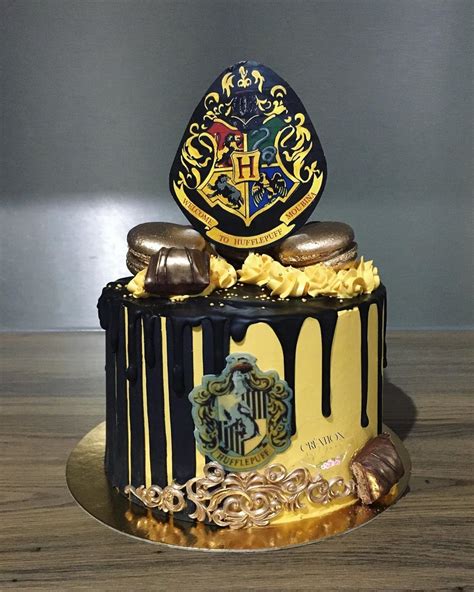 15 Magical Harry Potter Cake Ideas And Designs That Are Breathtaking
