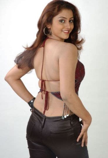 Tamil Cine Hunt Telugu Masala Aunty Sunitha Varma Hot Cleavage Photo